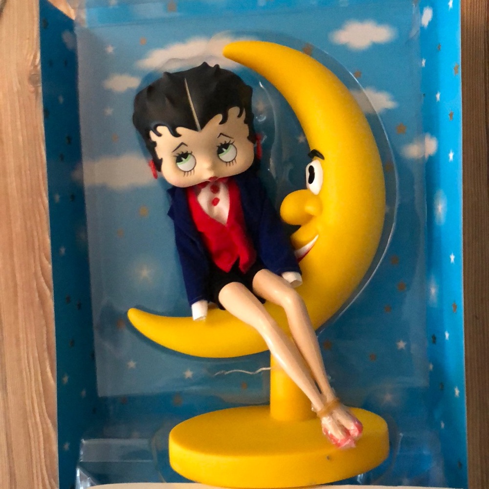 11” tall! Talking Betty Boop on the Moon!